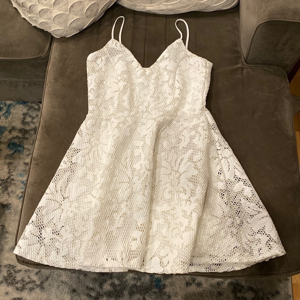 🤍 White Lace Dress